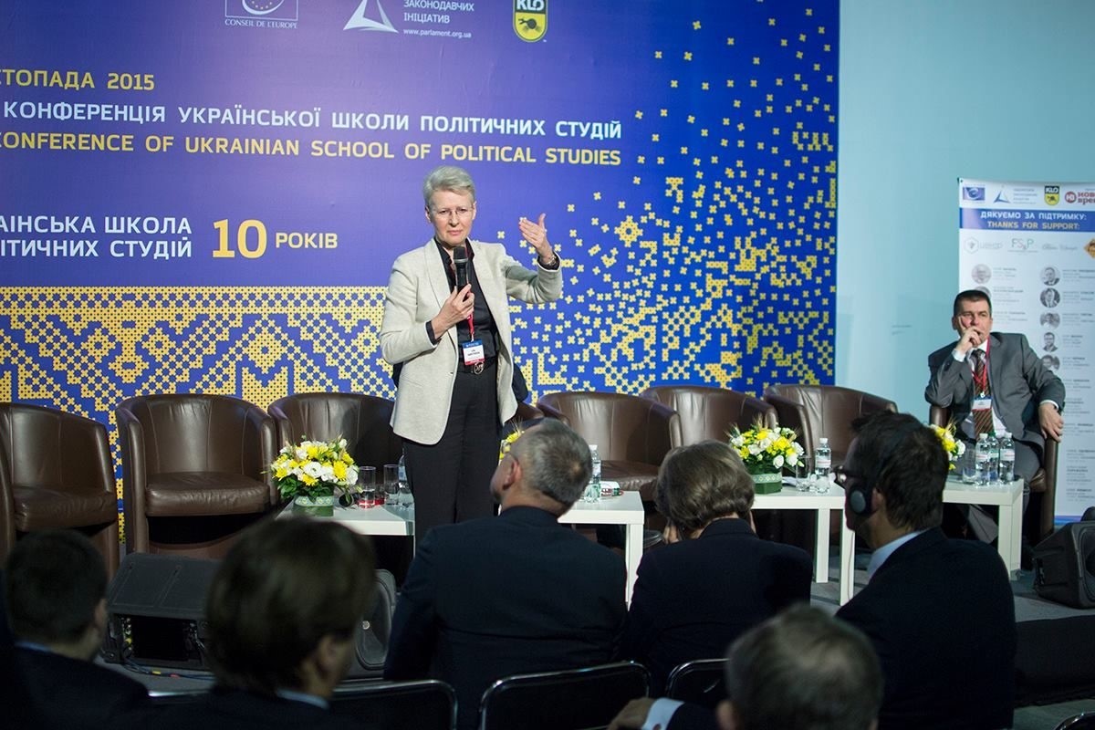 Ein Vortrag von Lilia Schewzowa im Mysteskyi Arsenal auf Einladung der Schule für politische Studien in der Ukraine, die am 27.11.2015 ihr 10jähriges Bestehen feierte. Foto: Alexander Kovale